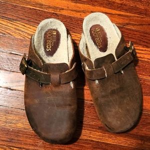 White Mountain Footbed Clogs